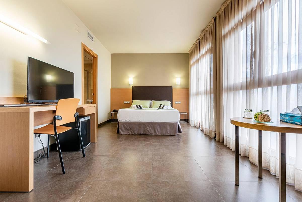 Hotel Pere III El Gran Вилафранка дел Пенедес Екстериор снимка