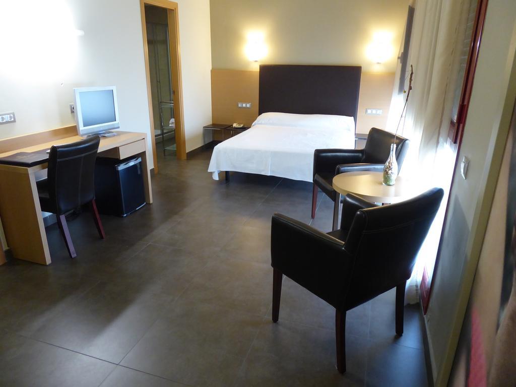Hotel Pere III El Gran Вилафранка дел Пенедес Екстериор снимка